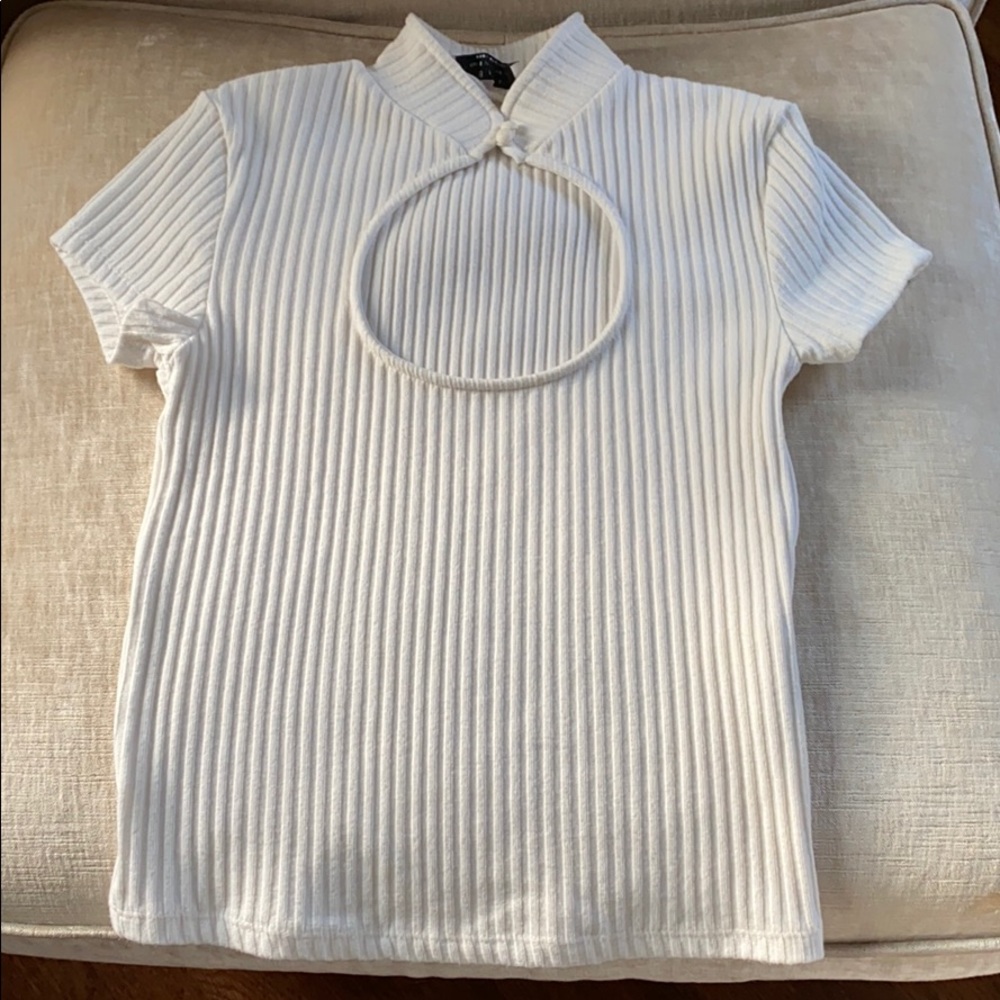 Fitted white top